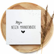 Negenmaanden invulboek - Zwart/Wit stip
