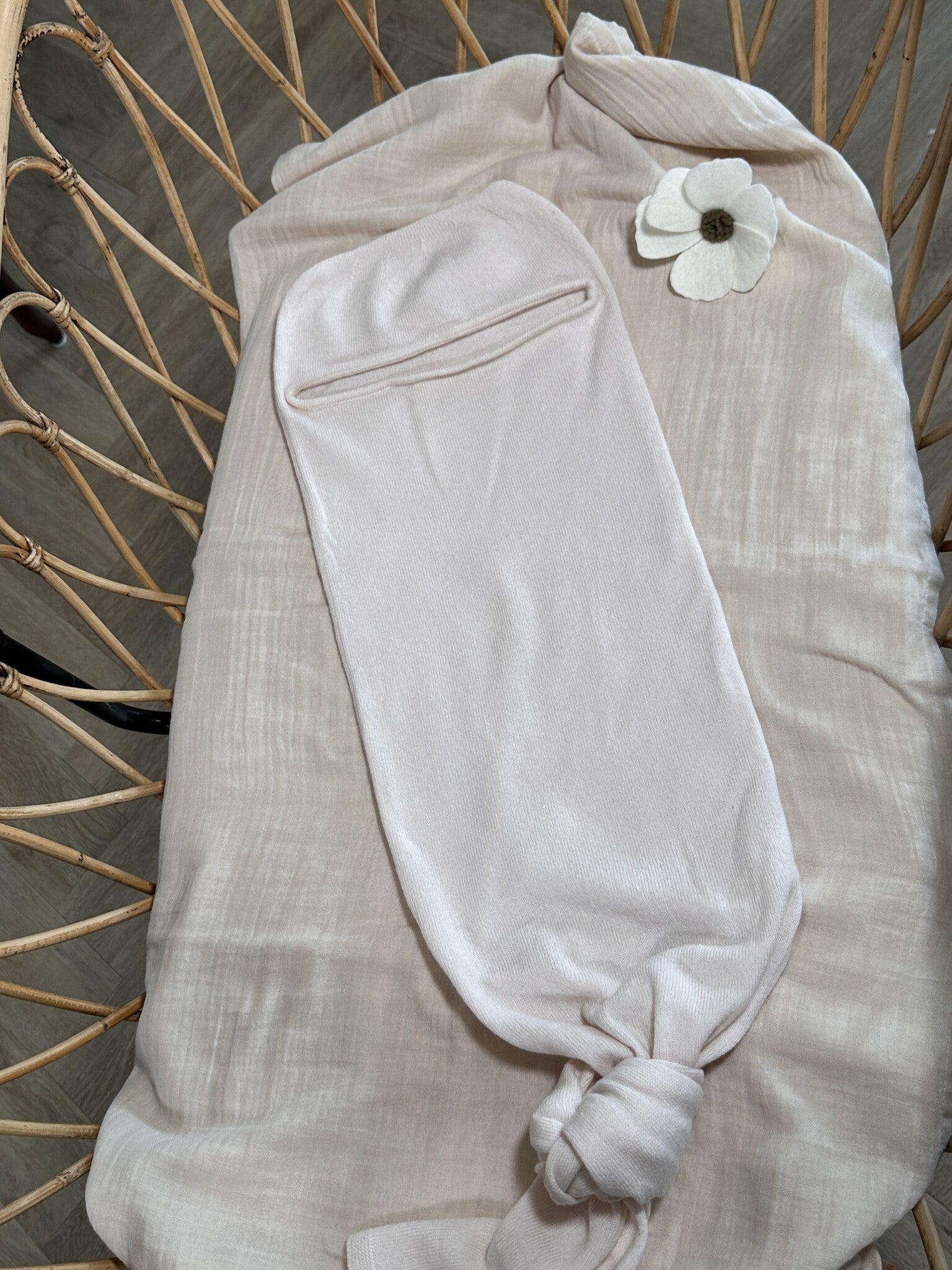 Merinowol / Cashmere  Snuggle Cocoon/ Omslagdoek | Pastel peach